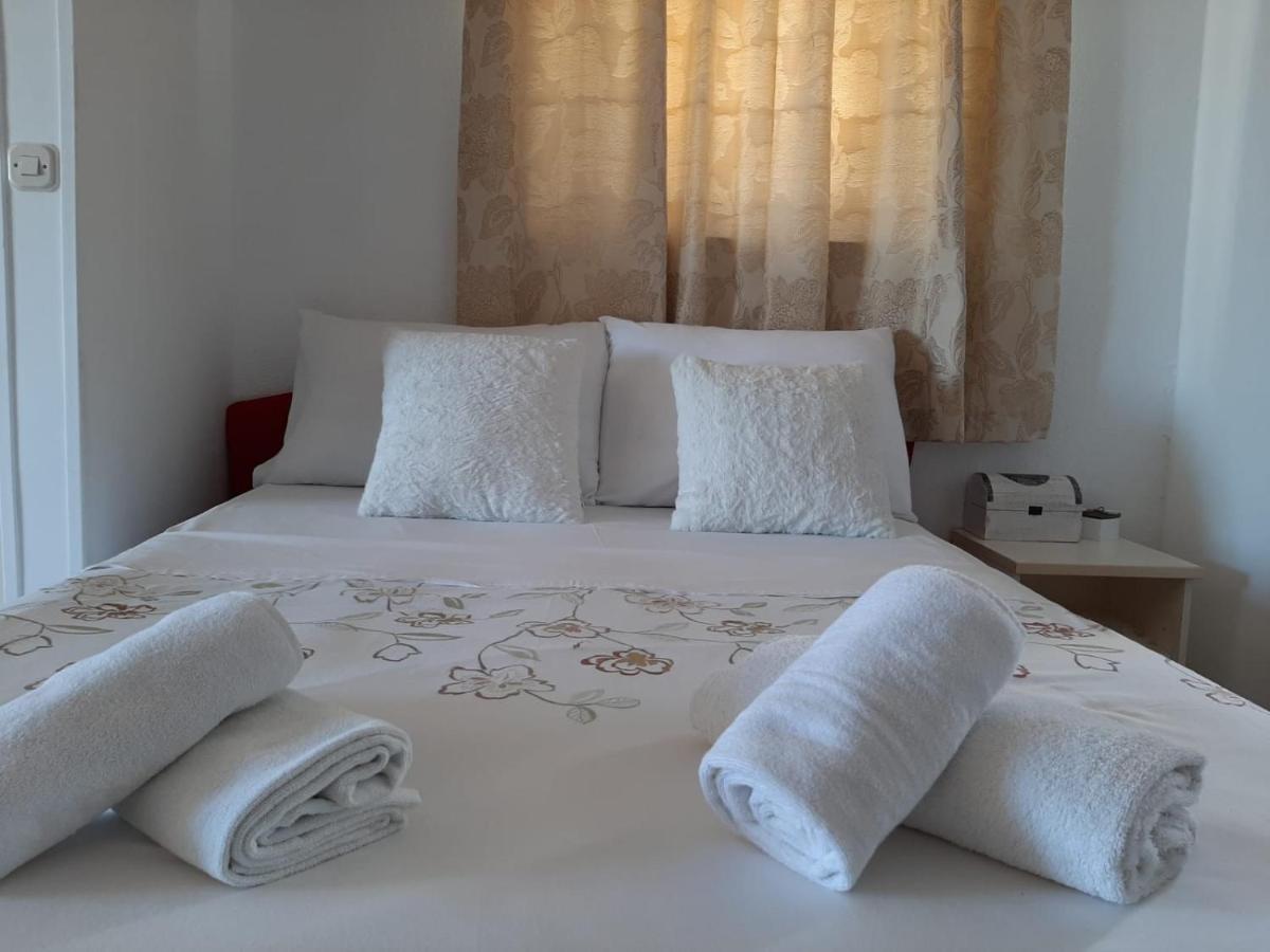 Apartmani Sollei Petrcane Exterior foto