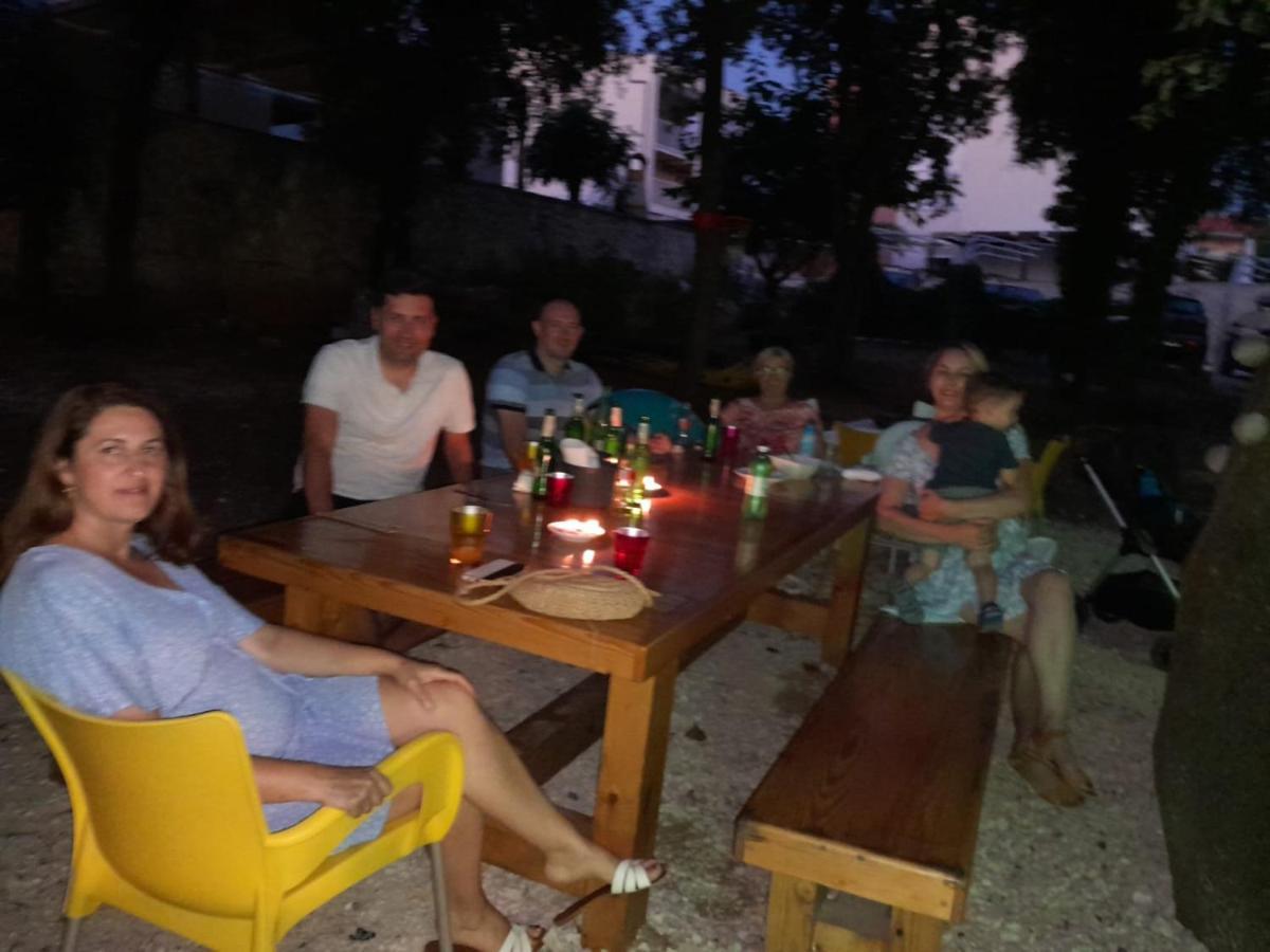 Apartmani Sollei Petrcane Exterior foto