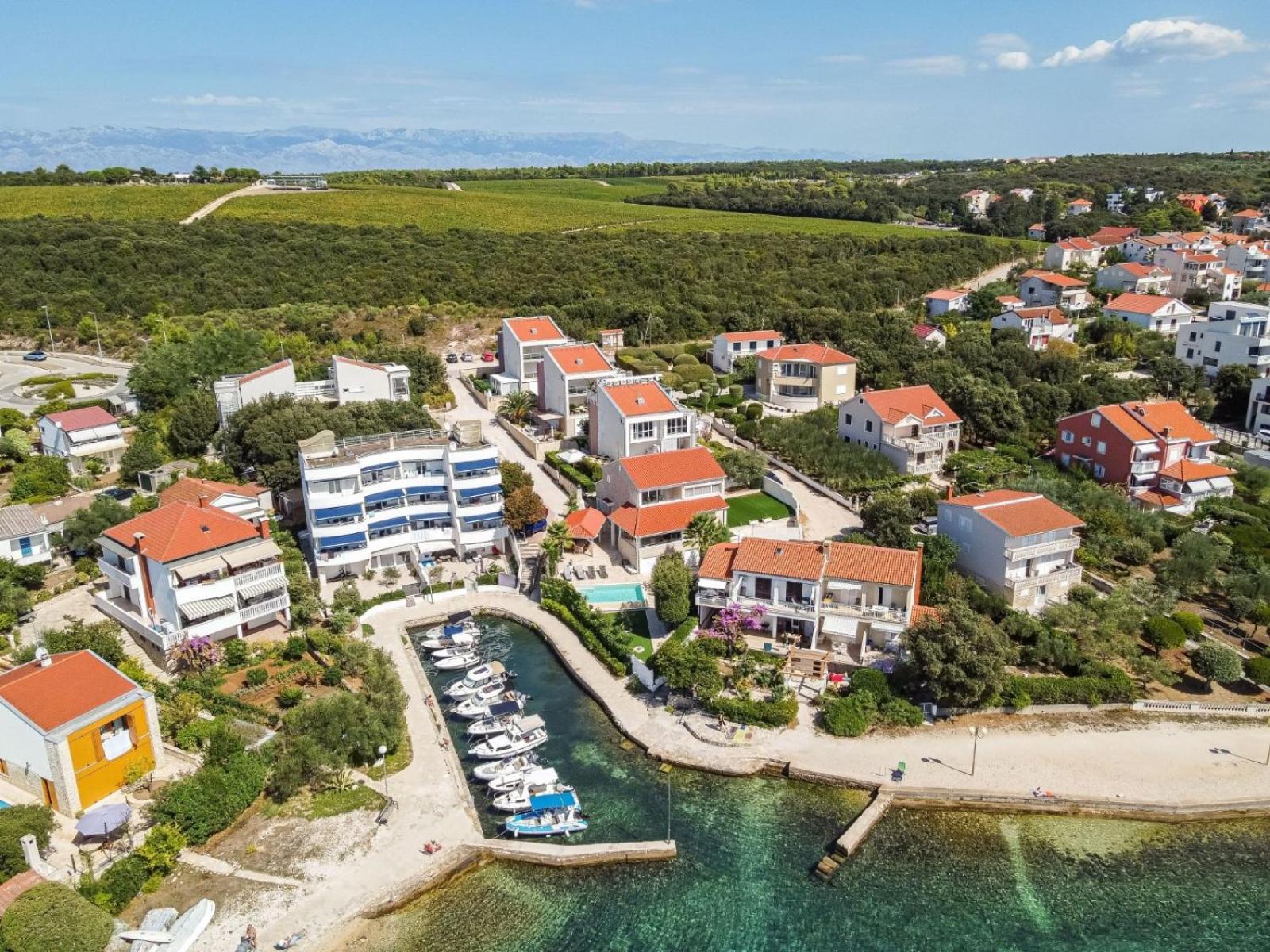 Apartmani Sollei Petrcane Exterior foto